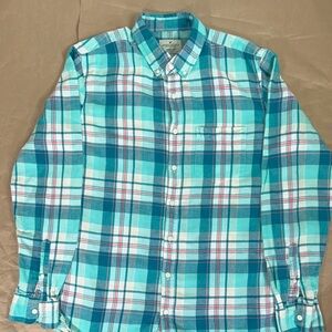 American Eagle outfitters long sleeve button up flannel plaid shirt